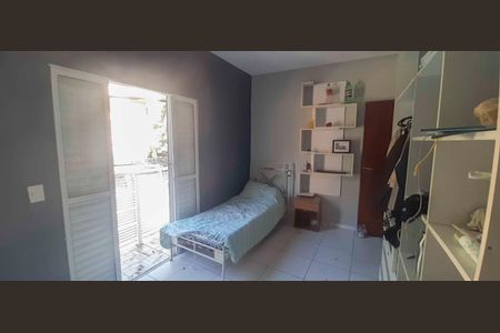 Casa à venda com 218m², 4 quartos e 3 vagas