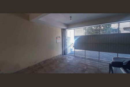 Casa à venda com 218m², 4 quartos e 3 vagas