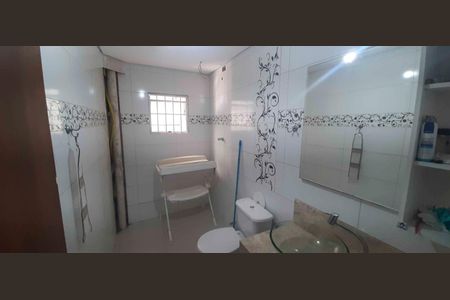 Casa à venda com 218m², 4 quartos e 3 vagas Casa à venda com 218m², 4 quartos e 3 vagasBanheiro da Sala