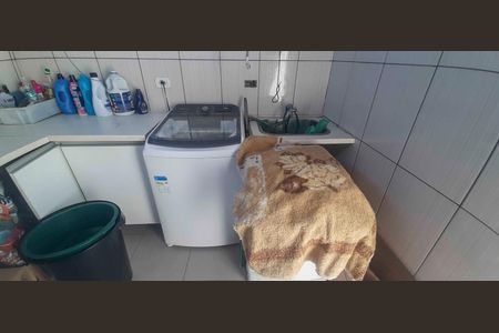 Casa à venda com 218m², 4 quartos e 3 vagas