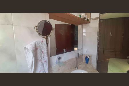 Casa à venda com 218m², 4 quartos e 3 vagas