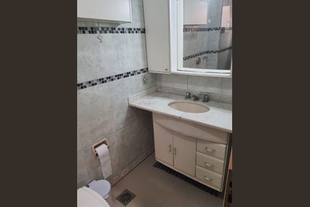 Banheiro de apartamento à venda com 1 quarto, 50m² em Boa Vista, Porto Alegre