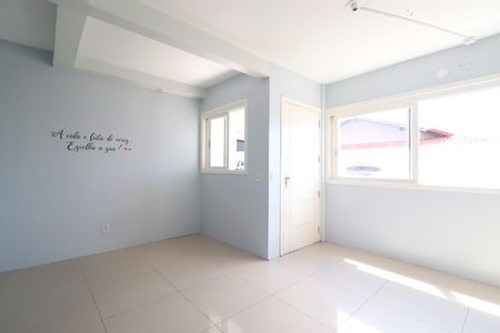 Sala de casa de condomínio à venda com 2 quartos, 110m² em Canudos, Novo Hamburgo