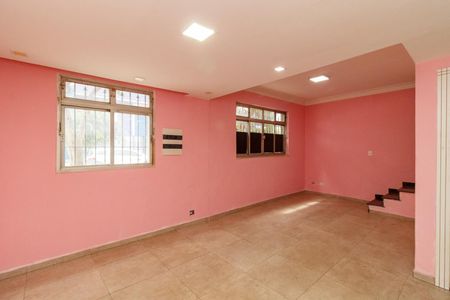 Casa para alugar com 398m², 3 quartos e 2 vagasSala