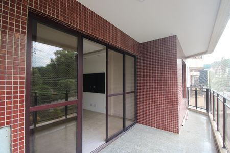 Apartamento à venda com 180m², 4 quartos e 2 vagasSala - Varanda
