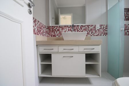 Apartamento à venda com 180m², 4 quartos e 2 vagasBanheiro da suíte 1