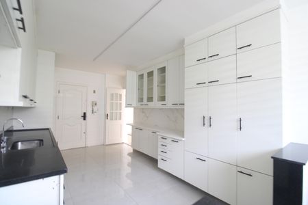 Apartamento à venda com 180m², 4 quartos e 2 vagasCozinha