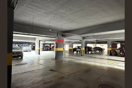 Apartamento à venda com 180m², 4 quartos e 2 vagas Apartamento à venda com 180m², 4 quartos e 2 vagasGaragem