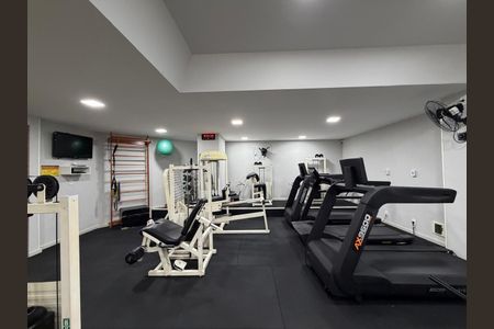 Apartamento à venda com 180m², 4 quartos e 2 vagas Apartamento à venda com 180m², 4 quartos e 2 vagasÁrea comum - Academia