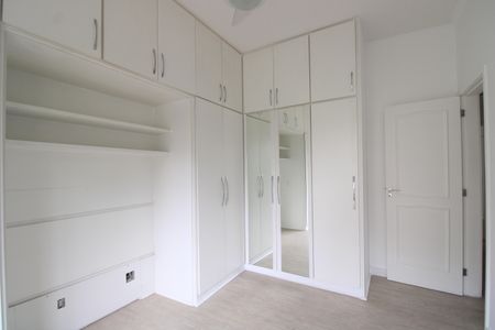 Apartamento à venda com 180m², 4 quartos e 2 vagasSuíte 1