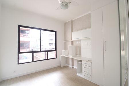 Apartamento à venda com 180m², 4 quartos e 2 vagasQuarto 2