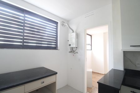 Apartamento à venda com 180m², 4 quartos e 2 vagasÁrea de serviço