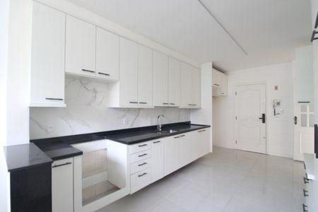 Apartamento à venda com 180m², 4 quartos e 2 vagasCozinha