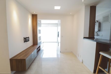 Sala de apartamento à venda com 2 quartos, 65m² em Vila Ester (zona Norte), São Paulo