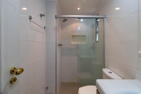 Apartamento à venda com 64m², 2 quartos e 1 vaga Apartamento à venda com 64m², 2 quartos e 1 vagaBanheiro