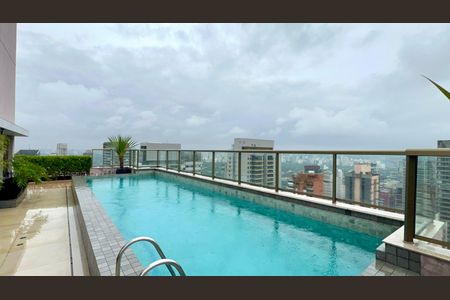 Apartamento para alugar com 136m², 1 quarto e 1 vagaPiscina