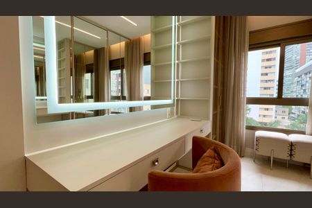 Apartamento para alugar com 136m², 1 quarto e 1 vagaCloset da suíte