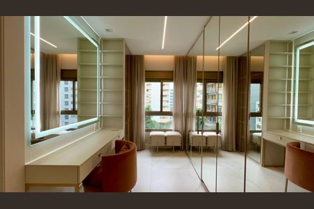 Apartamento para alugar com 136m², 1 quarto e 1 vagaCloset da suíte