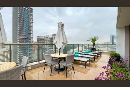 Apartamento para alugar com 136m², 1 quarto e 1 vagaPiscina