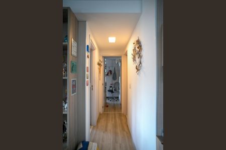 Apartamento à venda com 82m², 2 quartos e 2 vagasCorredor