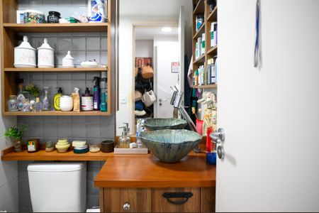 Apartamento à venda com 82m², 2 quartos e 2 vagasBanheiro Quarto 2 - Suite