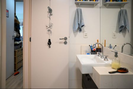 Apartamento à venda com 82m², 2 quartos e 2 vagasBanheiro Social