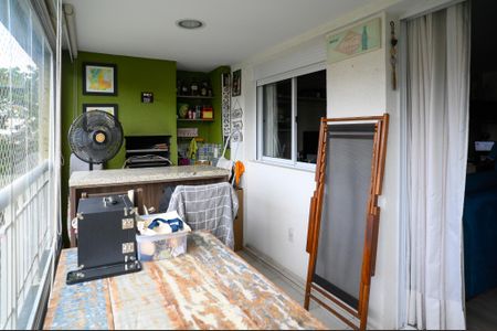 Apartamento à venda com 82m², 2 quartos e 2 vagasVaranda