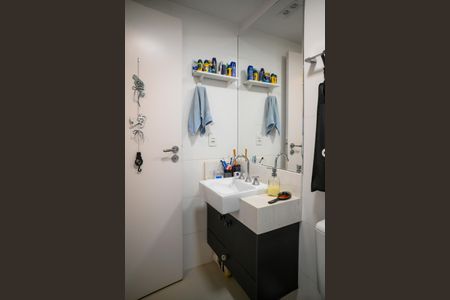 Apartamento à venda com 82m², 2 quartos e 2 vagasBanheiro Social