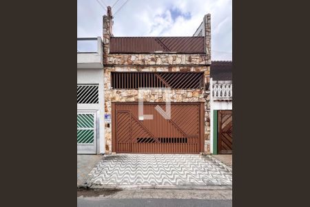 Casa à venda com 187m², 3 quartos e 2 vagasFachada