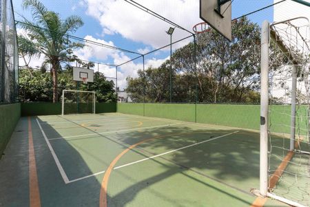 Apartamento à venda com 105m², 2 quartos e 2 vagas Apartamento à venda com 105m², 2 quartos e 2 vagasÁrea comum - Quadra esportiva