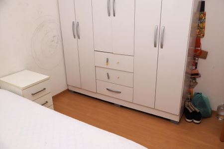 Quarto 2 de apartamento para alugar com 2 quartos, 46m² em Jardim das Margaridas, Salvador