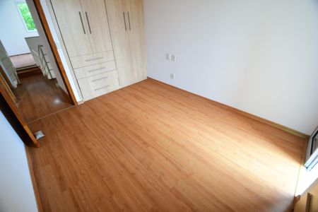 Casa de condomínio à venda com 160m², 3 quartos e 2 vagasQuarto 2