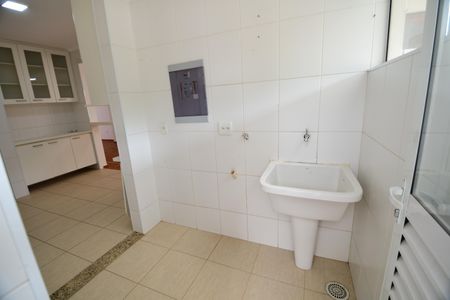 Casa de condomínio à venda com 160m², 3 quartos e 2 vagasÁrea de Serviço