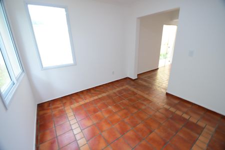 Casa de condomínio à venda com 160m², 3 quartos e 2 vagasSala