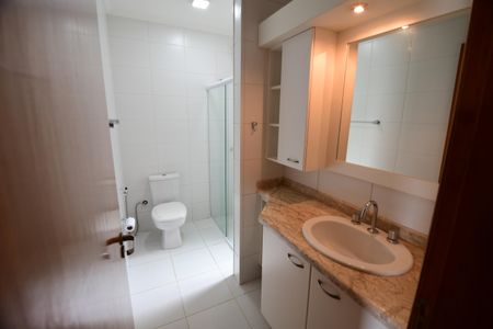 Casa de condomínio à venda com 160m², 3 quartos e 2 vagasBanheiro Social