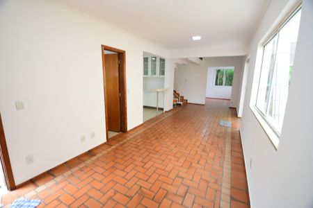 Casa de condomínio à venda com 160m², 3 quartos e 2 vagasSala