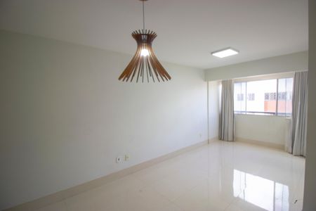 Apartamento para alugar com 3 quartos, 78m² em Qi 27, Brasília