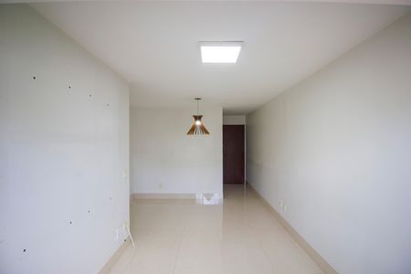Apartamento para alugar com 3 quartos, 78m² em Qi 27, Brasília