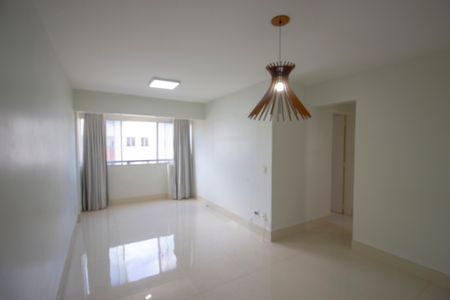 Apartamento para alugar com 3 quartos, 78m² em Qi 27, Brasília