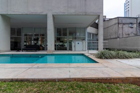 Studio à venda com 32m², 1 quarto e 1 vaga Studio à venda com 32m², 1 quarto e 1 vagaÁrea comum - Piscina