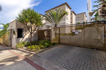 Apartamento para alugar com 45m², 2 quartos e 1 vaga Apartamento para alugar com 45m², 2 quartos e 1 vagaFachada