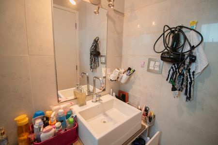 Apartamento à venda com 55m², 2 quartos e 1 vagaBANHEIRO