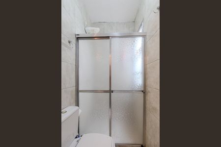 Banheiro de kitnet/studio para alugar com 1 quarto, 35m² em Cristal, Porto Alegre