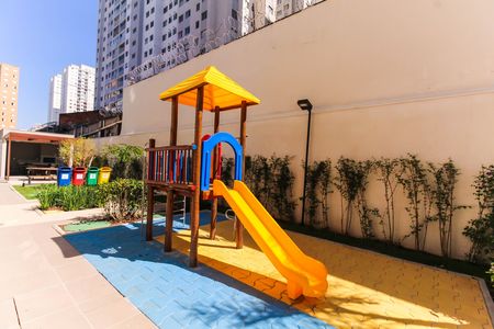 Apartamento à venda com 30m², 1 quarto e sem vaga Apartamento à venda com 30m², 1 quarto e sem vagaÁrea comum - Playground