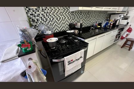 Apartamento à venda com 66m², 3 quartos e 2 vagasCozinha