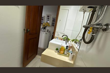 Apartamento à venda com 66m², 3 quartos e 2 vagasBanheiro