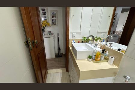 Apartamento à venda com 66m², 3 quartos e 2 vagasBanheiro