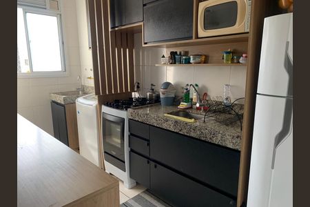 Cozinha de apartamento à venda com 2 quartos, 47m² em São Sebastião, Porto Alegre