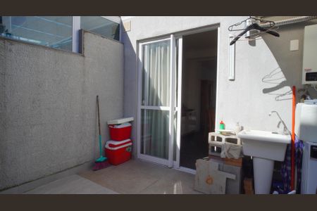 Casa de condomínio para alugar com 60m², 2 quartos e 1 vaga Casa de condomínio para alugar com 60m², 2 quartos e 1 vagaLavanderia e pátio