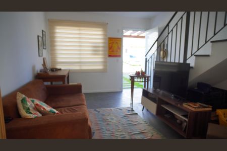 Sala  de casa para alugar com 2 quartos, 60m² em Campo Novo, Porto Alegre